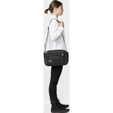 Crumpler Dry Red No 2 Shoulder Bag | Black DR2002-B00G40