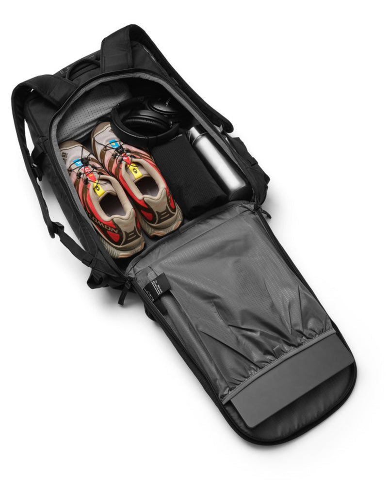 Db Journey Backcountry Backpack 25L | Black Out