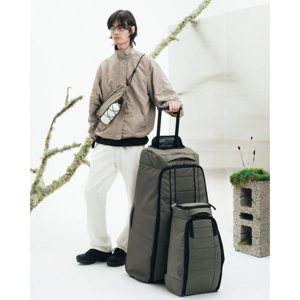 Db Journey Hugger Roller Bag | Forest Green