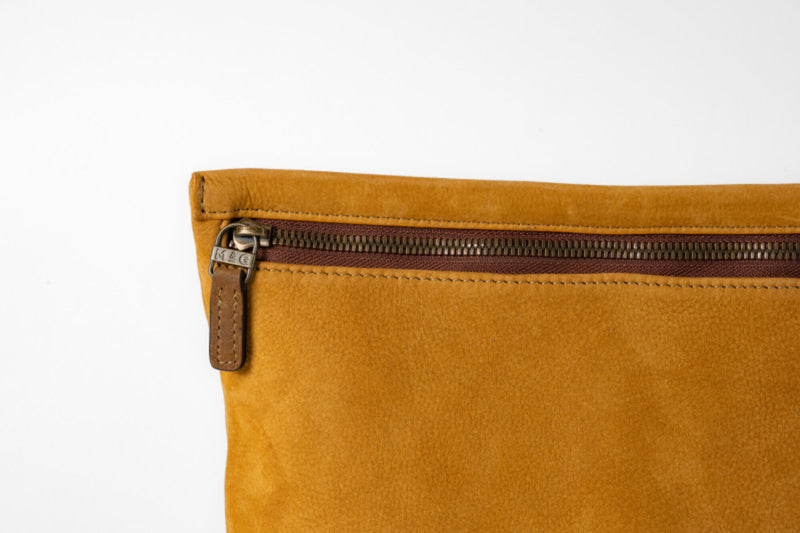 Moore & Giles Reclaimed Large Zip Pouch | Griffin Camel Heirloom Oak