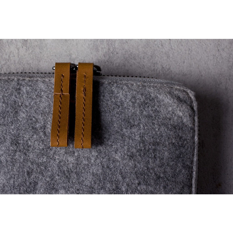 Mujjo 13" Macbook Folio Sleeve | Tan MUJJO-SL-029-TN