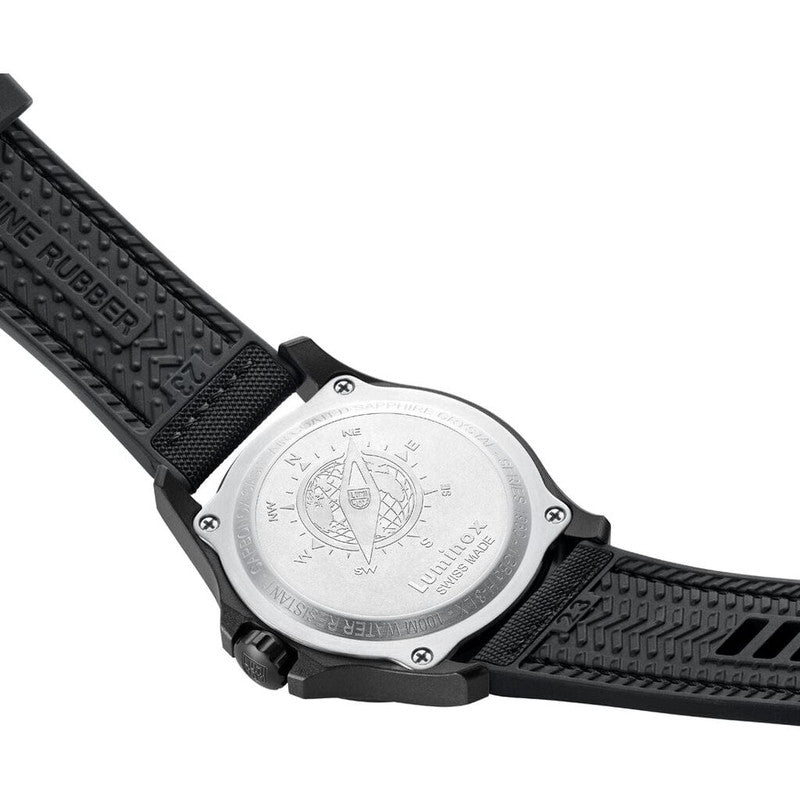 Luminox Atacama Field Watch 1970 | Time Date | 43mm | 10ATM | Black dial with sand print