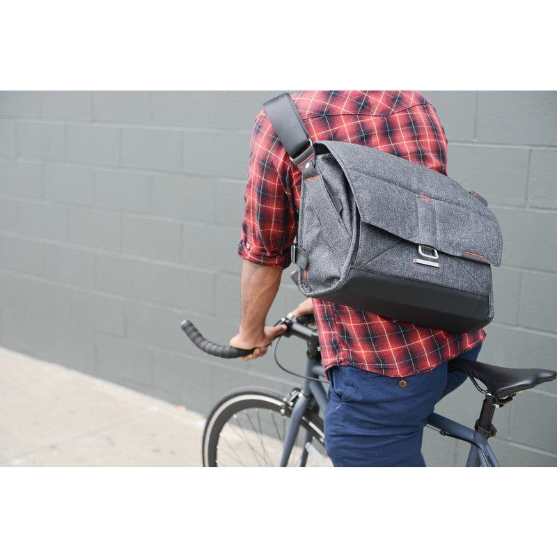 Peak Design The Everyday Messenger | Charcoal BS-BL-1