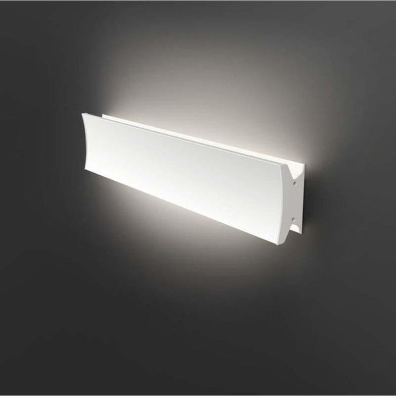 Artemide Lineacurve Wall/Ceiling Light | 24 LED Dual 42W 3000K 90CRI DIM 2-Wire UNV