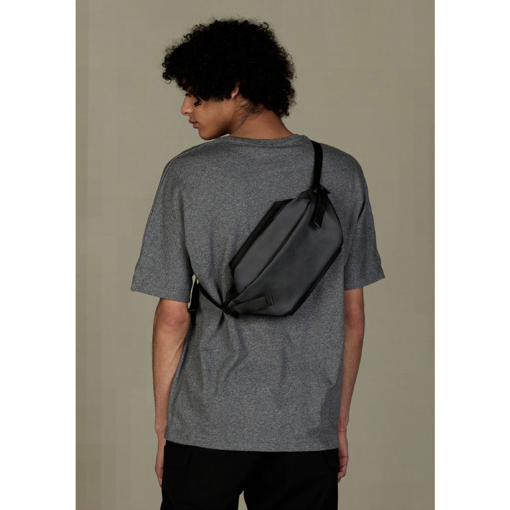 28718Isarau_Small_Obsidian_Bla