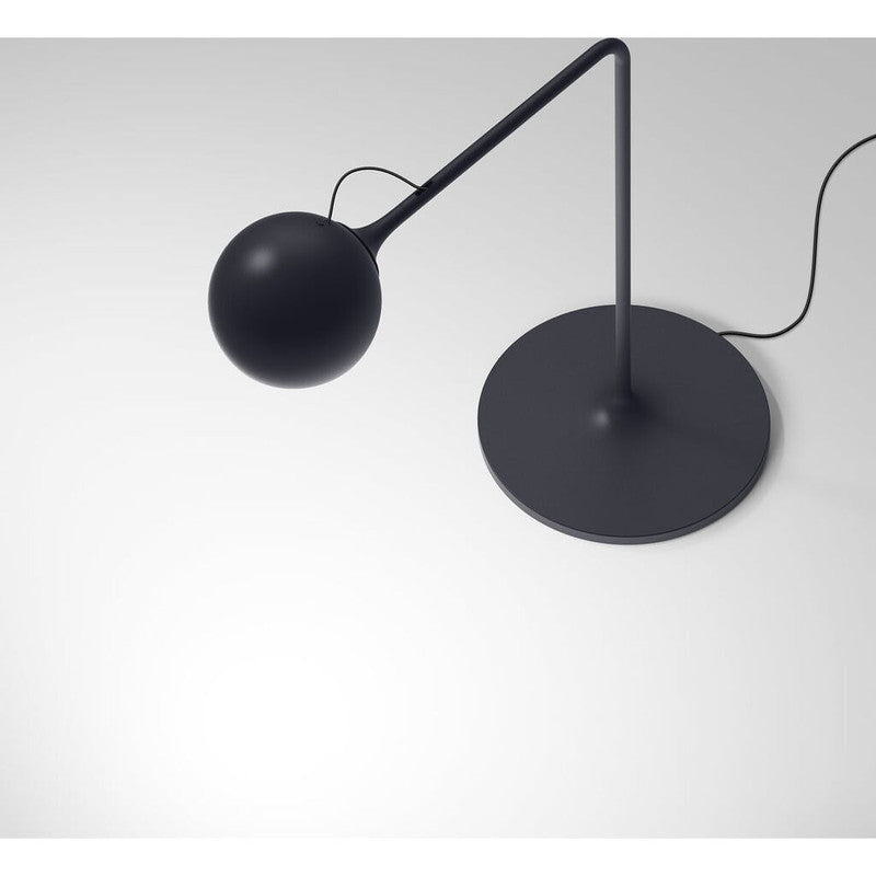Artemide Ixa LED Table Lamp | 10W 3000K 90CRI 120V