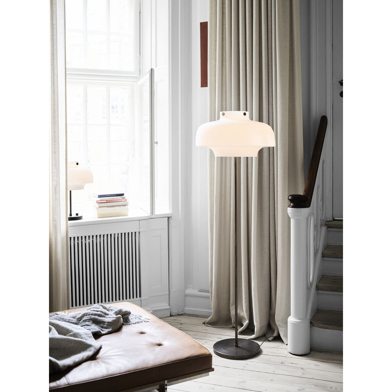 &Tradition Copenhagen Floor Lamp SC14 | Satinized Opal Glass/Bronzed Brass