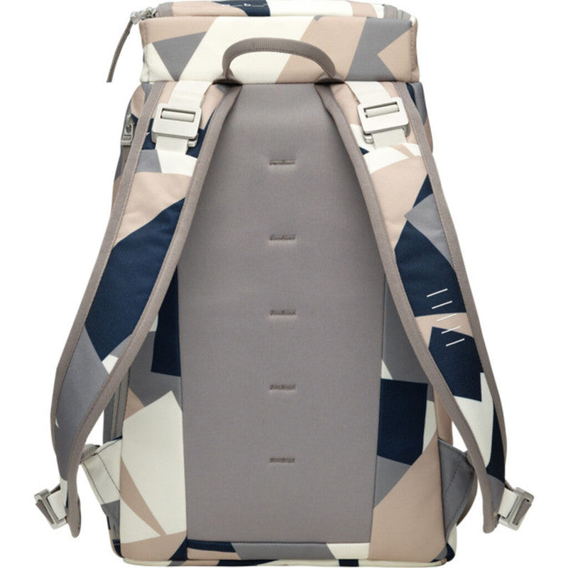 Db Journey Hugger Backpack | 20L | Line Cluster 01