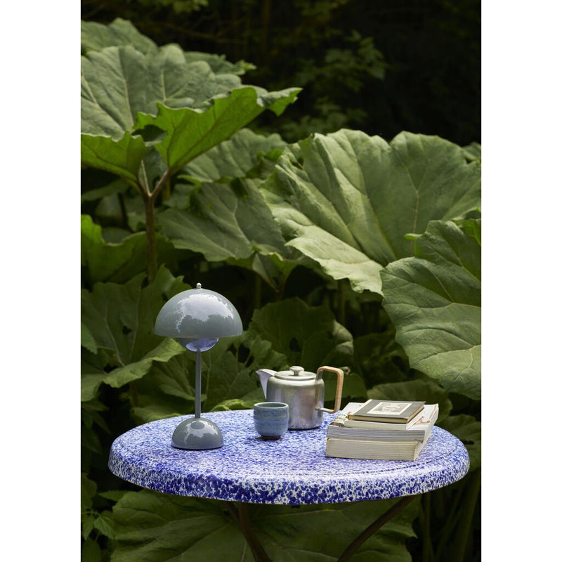 &Tradition Flowerpot Table Lamp Portable VP9