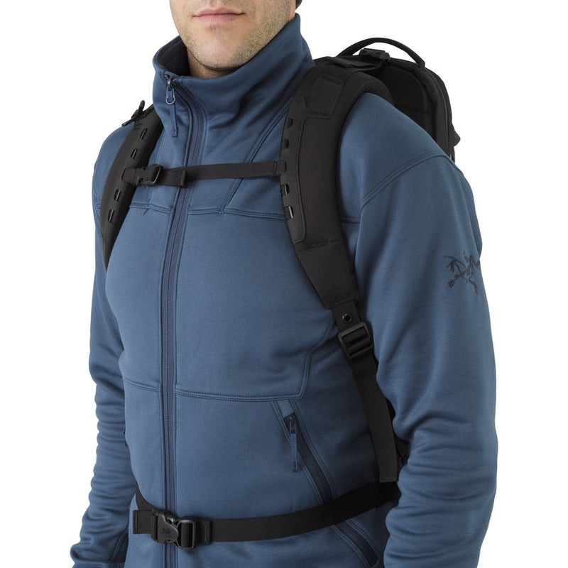 Arc'teryx Arro 22 Backpack | Black/Blue Tetra 226438