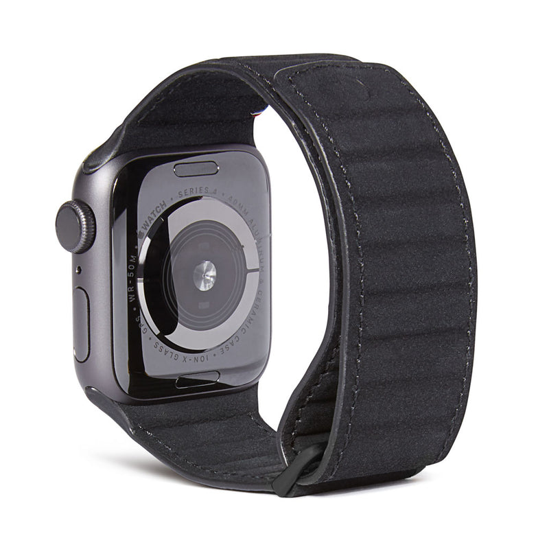 decoded-leather-magnetic-traction-apple-watch-strap-42mm-44mm