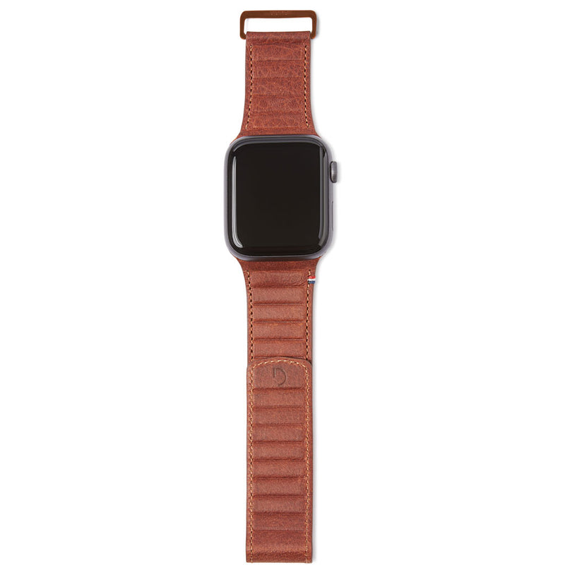 decoded-leather-magnetic-traction-apple-watch-strap-42mm-44mm