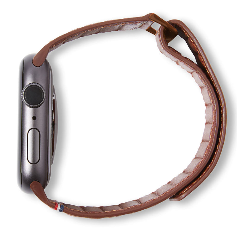 decoded-leather-magnetic-traction-apple-watch-strap-42mm-44mm