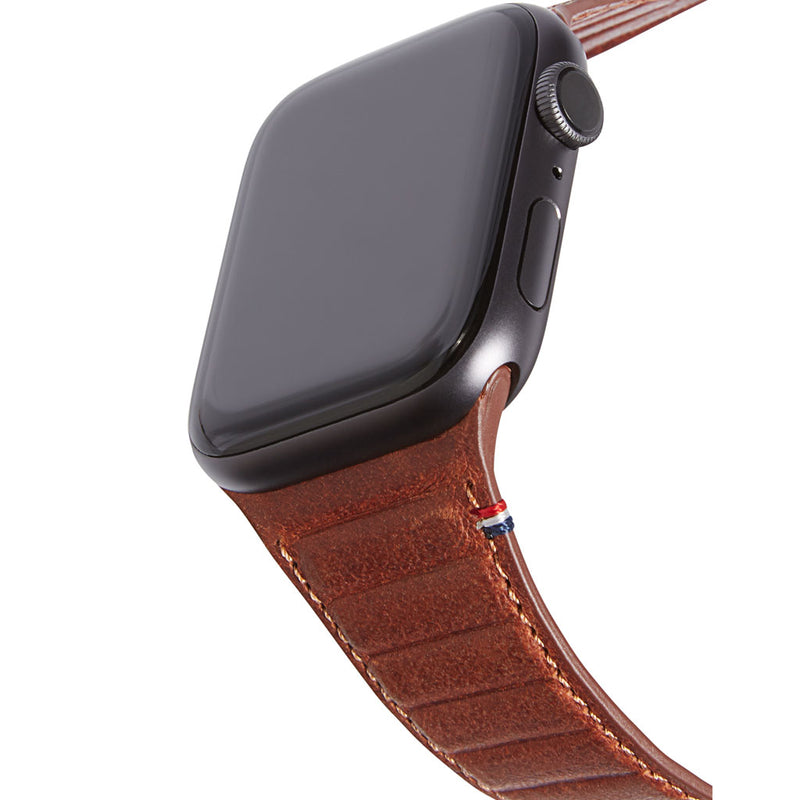 decoded-leather-magnetic-traction-apple-watch-strap-42mm-44mm
