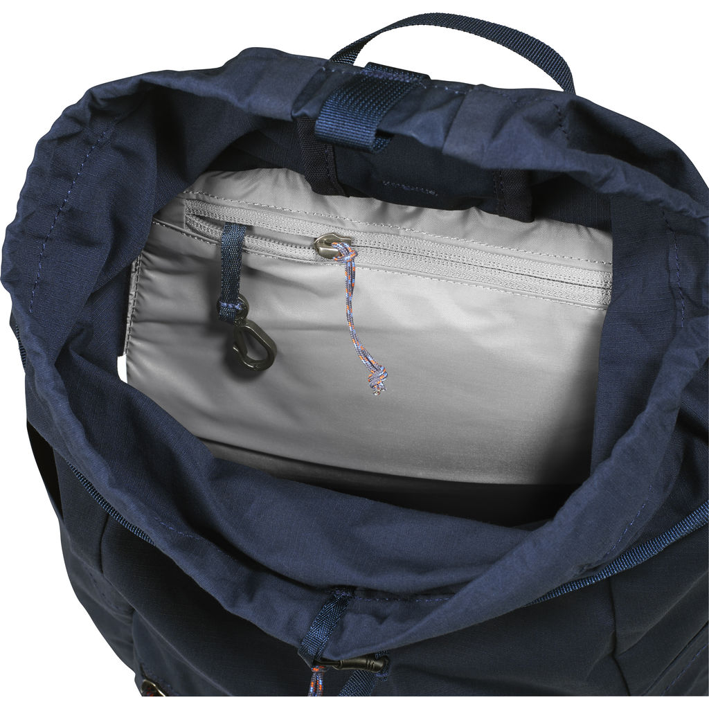 Fjällräven High Coast 18 Backpack | Navy – Sportique display picture 1
