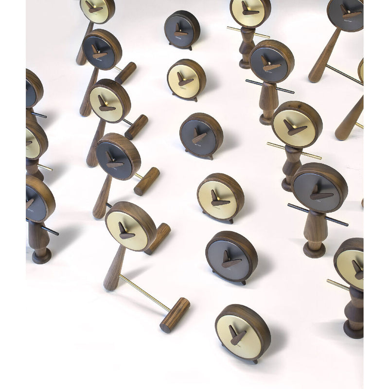 Nomon Mini Puntero T Table Clock | Walnut/Brass