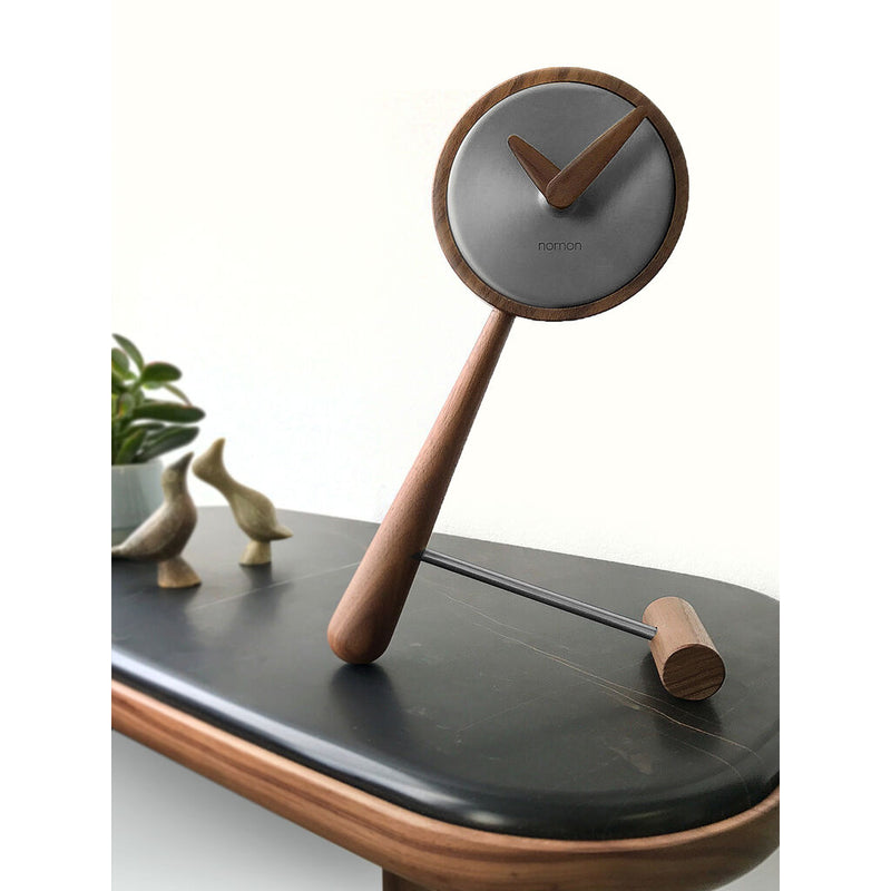Nomon Mini Puntero T Table Clock | Walnut/Brass
