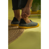 Mahabis Curve Classic Slippers | Light Grey/Yellow