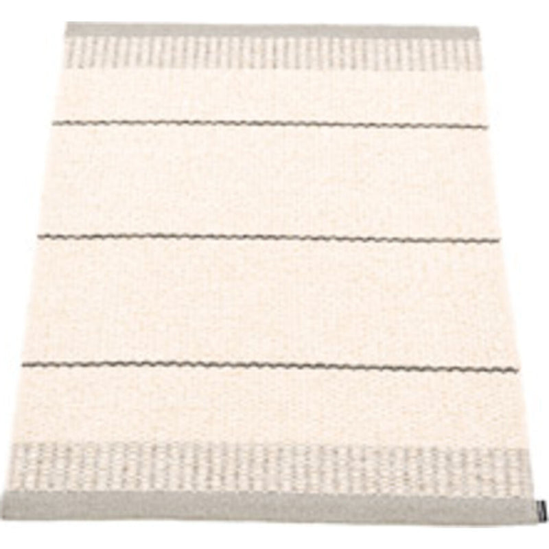 Pappelina Belle Woven Plastic Washable Rug With Double Folded Hemmed Edge