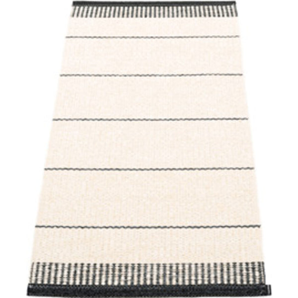 Pappelina Belle Woven Plastic Washable Rug With Double Folded Hemmed Edge