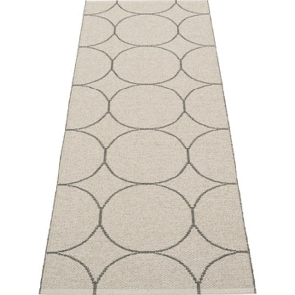 Pappelina Boo Woven Plastic Washable Rug With Double Folded Hemmed Edge 