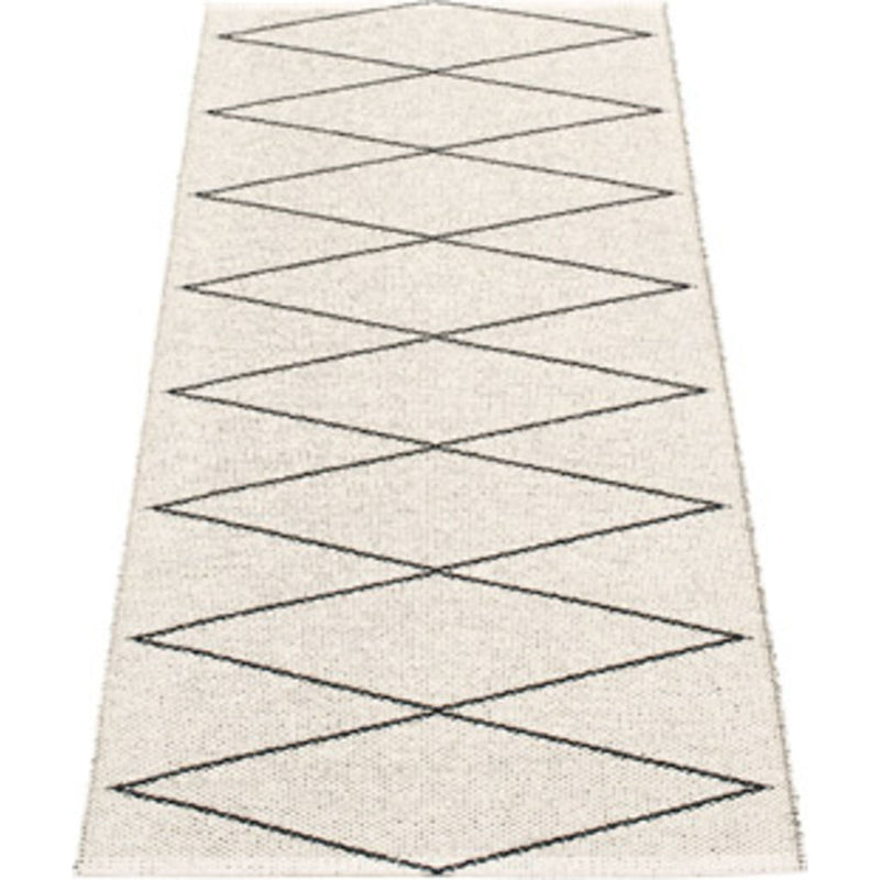 Pappelina Max Woven Plastic Washable Rug With Double Folded Hemmed Edge