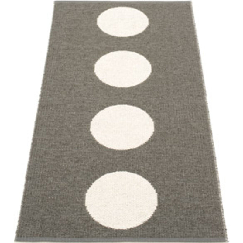 Pappelina Vera Woven Plastic Washable Rug With Double Folded Hemmed Edge